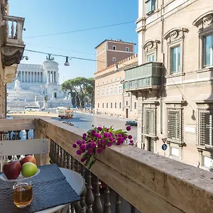 Amazing Piazza Venezia Рим